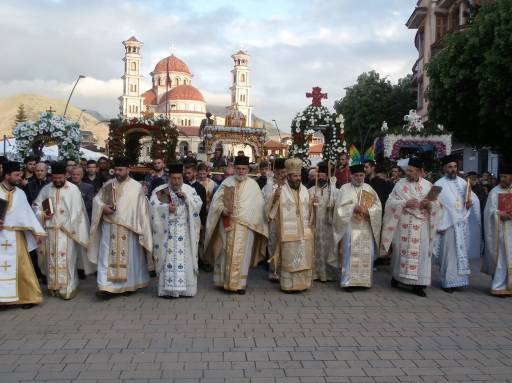Shtetësia, Mitropolia e Korçës: Janullatos ka bërë sakrifica, ndaj…
