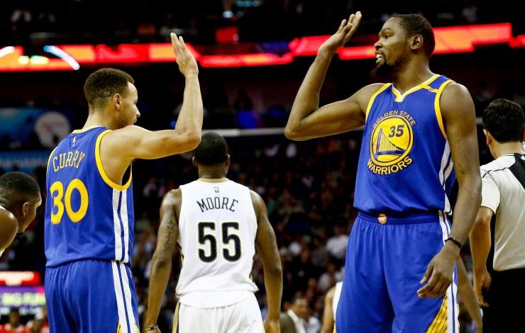 Golden State spektakël ndaj Memphis, humbasin Cavaliers dhe Spurs