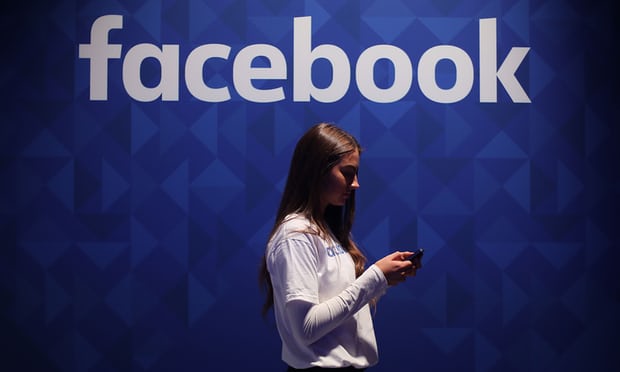 Facebook, media sociale që po ndan shoqërinë