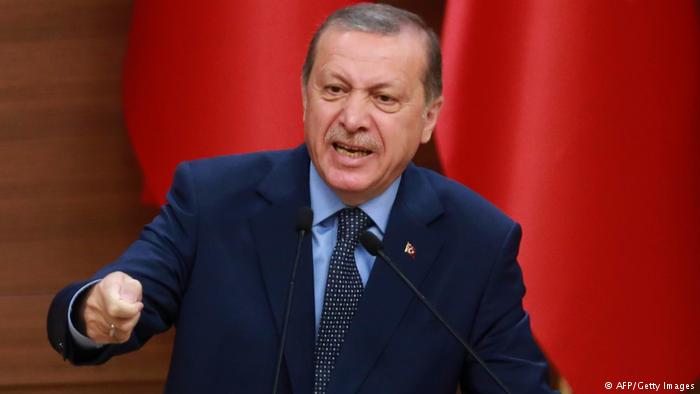 Debate të forta në Turqi për dekretin e ri të emergjencës së Erdoganit. Priten protesta…