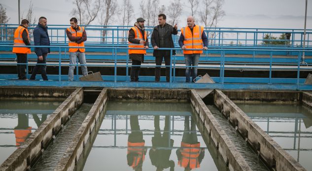 Tiranë/ Rivihet në punë impianti i Bovillës, nis furnizimi me ujë i qytetarëve