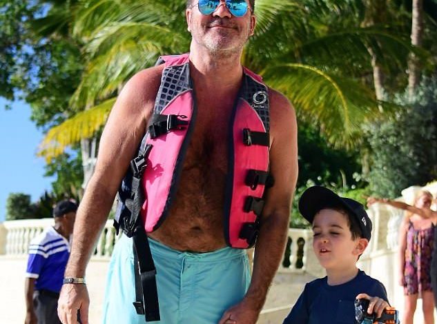 Bosi i patentave televizive shfaqet në Barbados me djalin e tij 3 vjeçar (FOTO)