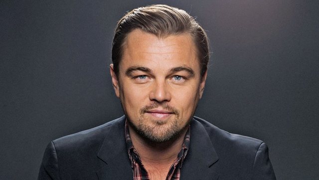 DiCaprio nuk i thotë ‘jo’ një bjondeje. Duhet të shihni flokëverdhën e radhës (FOTO)