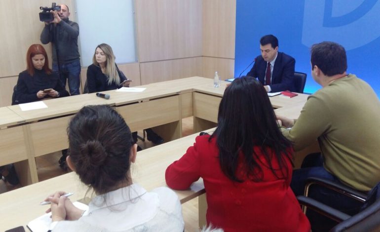 Deklaratat e Lu/ Basha: Trupi diplomatik nuk mund të kërkoj të shkelet Kushtetuta e vendit