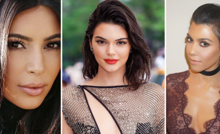 FOTO/ Motrat Kardashian shfaqen të ‘zjarrta’ në festën e Krishtlindjeve