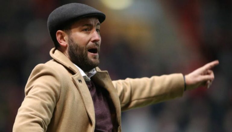 Çudia në Angli/ Trajneri i Bristol City porosit verë 450 paund nga Portugalia për Mourinhon