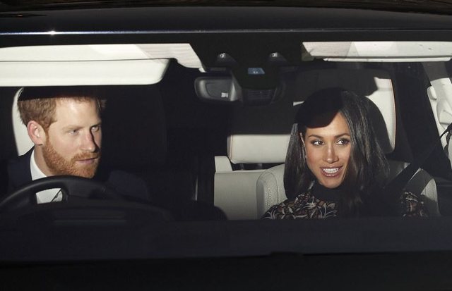 Meghan Markle e kaloi testin: Shkëlqeu në drekën mbretërore dhe fustani u bë hit