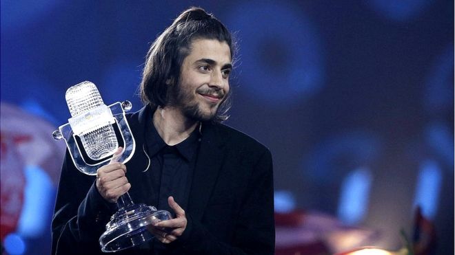 EUROVIZION/ Fituesi i këtij viti kryen një ndërhyrje të rrezikshme në zemër. Mjekët japin sinjalet e para