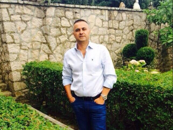 E trishtë/ Ekzekutimi mafioz, Ndoka la pas gruan e 4 fëmijë. Më e vogla 8 vjeçe
