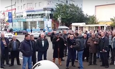 MARSHIMI I PROTESTES/ Pa rroga e siguracione, naftëtarët e Fierit në këmbë drejt Tiranës