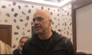 Vizita e mbrëmjes, politikani italian zbulon çfarë ka në zyrën e Ramës (VIDEO)