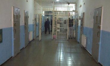 Telefonata nga burgu që i ngriu zemrën 37-vjeçares nga Durrësi, ja kërcënimi që mori