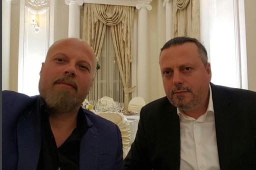 Endri dhe Stefi Prifti shfaqen në instagram përkrah motrës së tyre