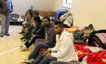 BERAT/ Shpërndahen ndihma për 20 familjet rome!