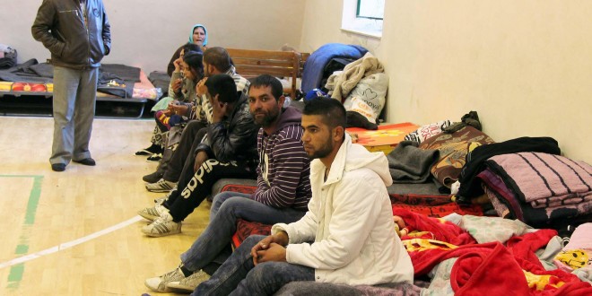 BERAT/ Shpërndahen ndihma për 20 familjet rome!