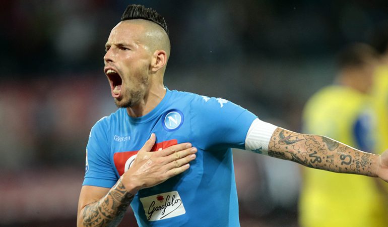 Napoli fiton dhe rikthehet kryesues, Hamsik kap rekordin e Maradonës