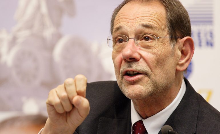 JAVIER SOLANA: Një rrugëdalje nga “lëmshi” i Donald Trumpit në Lindjen e Mesme