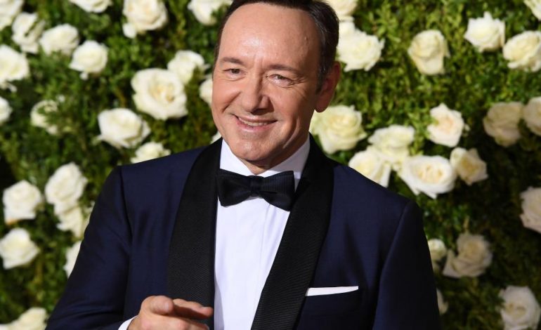 House of Cards pa aktorin Kevin Spacey, vetëm me 8 episode (JA ARSYEJA)