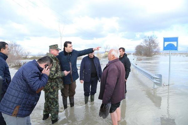 Basha i kthen reston Ramës, në Fier krah kryebashkiakut të PS