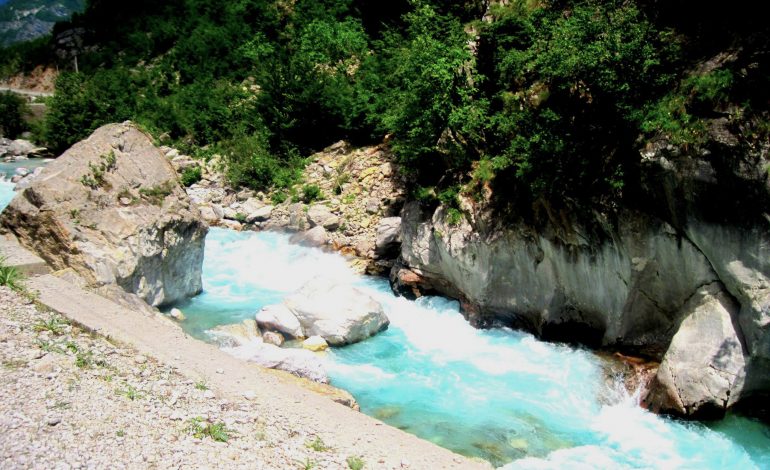 Shkoi të mbushte ujë në lumë, gjendet pas tre ditësh i pajetë trupi i 35-vjeçarit (EMRI)