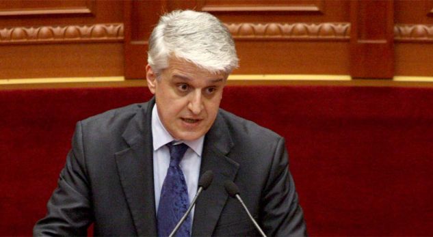 Firmoset memorandumi/ Ndihmë familjeve shqiptare që humbin kontaktet me emigrantët