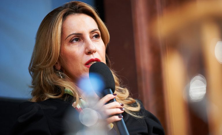 Majlinda Bregu bën pazaret e fundvitit në shoqërinë e vajzës së saj bukuroshe (FOTO)
