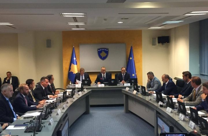 KOSOVË/ Anulohet mbledhja e Qeverisë ku do të diskutohej për shfuqizimin e Gjykatës Speciale