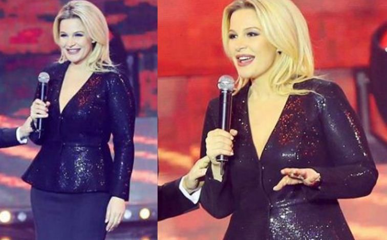 “LUPA E STILIT”/ Rudina Magjistari befas shfaqet në Festivalin e RTSH, me një kostum “alla” serioz (FOTO)
