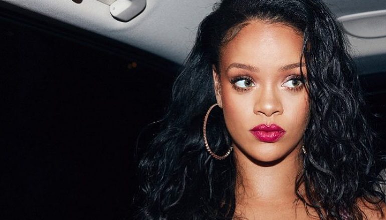 Rihanna feston dy miliardë dëgjime në Spotify (FOTO)