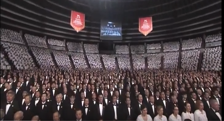 VIDEO/ 10 mijë persona këndojnë në kor këngën e Krishtlindjeve në Japoni