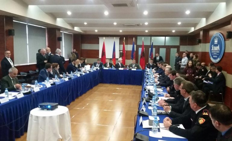 Xhafaj në Elbasan/ Prezantohet platforma e re e Policisë: Do godasim fort paligjshmërinë (FOTO)