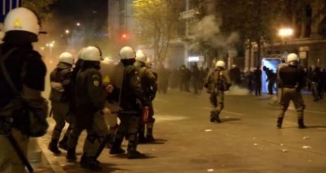 Protesta të dhunshme në Greqi për vrasjen e 16 vjeçarit nga policia