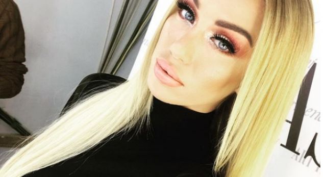 (FOTO) Adelina Tahiri mes luksit të shfrenuar, shihni sa kushton unaza e saj e fejesës