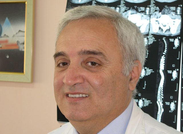 Ndahet nga jeta mjeku i njohur Agim Sollaku, shefi i pavijonit të Onkologjikut