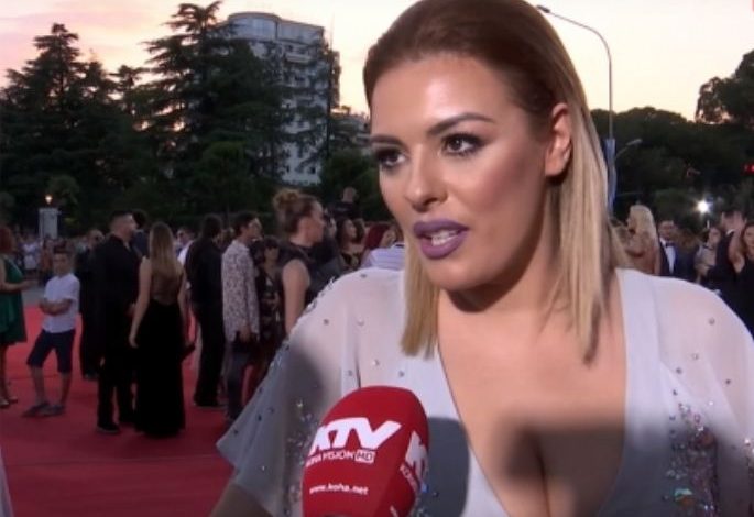 Habit Anxhela Persiterit/ Ja sa kohë mund të qëndrojë pa bërë seks (Video)