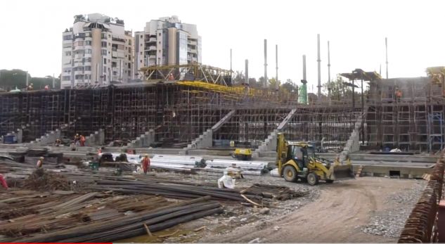 “Arena Kombëtare” nis të marrë formë me ngritjen e tribunave