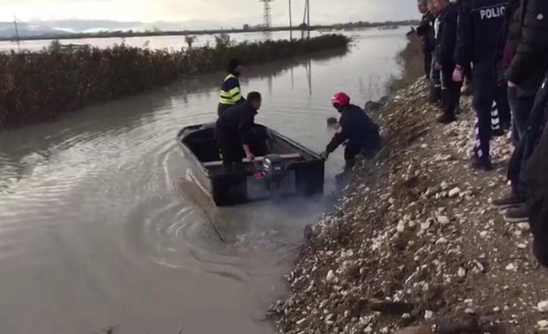 Reshjet në Lushnje/ Çahet argjinatura e Semanit, rrezikohen katër fshatra
