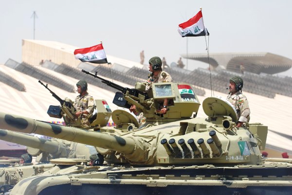 IRAK – Paradë ushtarake për fitoren kundër ISIS-it