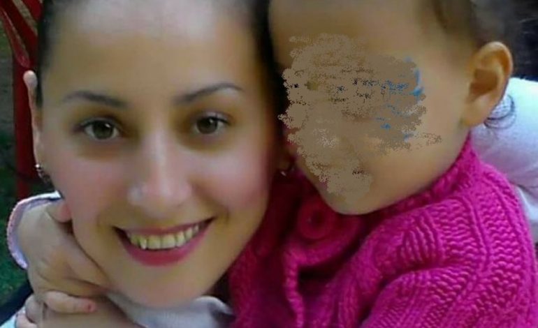 Burri grek i rrëmben vajzën 6-vjeçare, thirrja për ndihmë e gruas nga shteti shqiptar