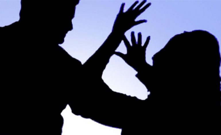 Rreh vëllanë 10 vjet më të madh, policia i shkon në shtëpi dhe i ndodh hataja