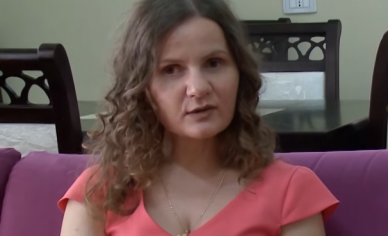 VIDEO/ Florentina, 32 vite në errësirë. Mësuesja: Nuk shikoj me sy, por me mendje dhe shpirt