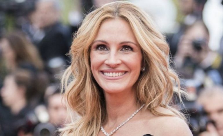 Vajza mos u lodhni më! Tendencën e 2018 për modelin të flokëve na e paralajmëroi Julia Roberts