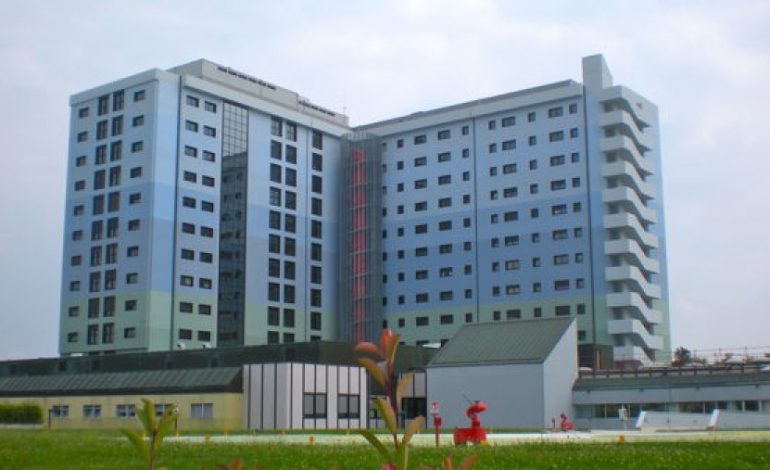 FOTO/ Ra nga 4 metra lartësi, vdes në spital 16 vjeçarja shqiptare (EMRI+FOTO)