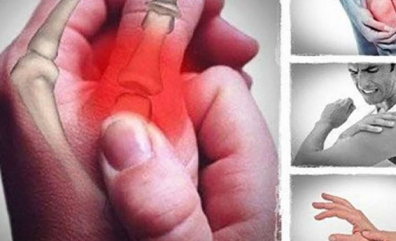 Dy lugë nga ky çaj në ditë shëron reumatizmin për katër javë