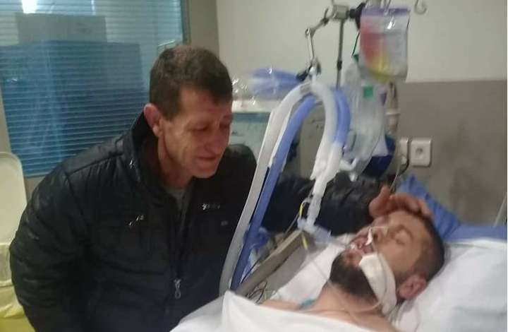 Babai i shqiptarit në koma mbërrin në spitalin e Marsejës, sheh shenjat në trupin e djalit
