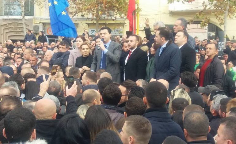 Protesta, Basha paralajmëron: Do të bëjmë kryengritje popullore