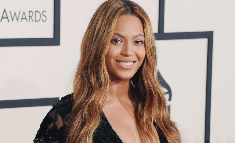 Beyonce surprizon pas lindjes, shfaqet e mrekullueshme me minifund