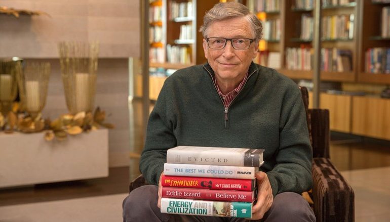 Njihuni me pesë librat e preferuar të Bill Gatesit për vitin 2017