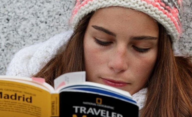 Këshilla nga profesorët e Harvardit: Pesë librat të cilët duhet t’i lexoni në 2018
