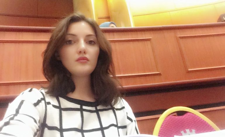 Këshilltarja e LSI që votoi pro buxhetit sulmon Kryemadhin: Ti s’më inspiron dot, unë nuk jam…